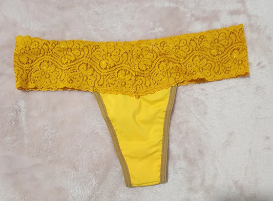 Pantie tanga de velcro color dorada